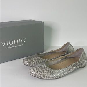 Vionic Alexa Lizard Ballet Flats in a Gray and Silver Snakeskin Pattern Size 9.5
